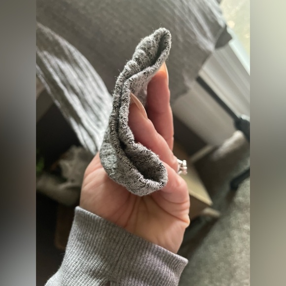 Pink Victorias Secret Womens Tee Shirt Top Size Large Gray V-neck - Picture 5 of 7